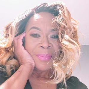 Meet your Posher, Debi